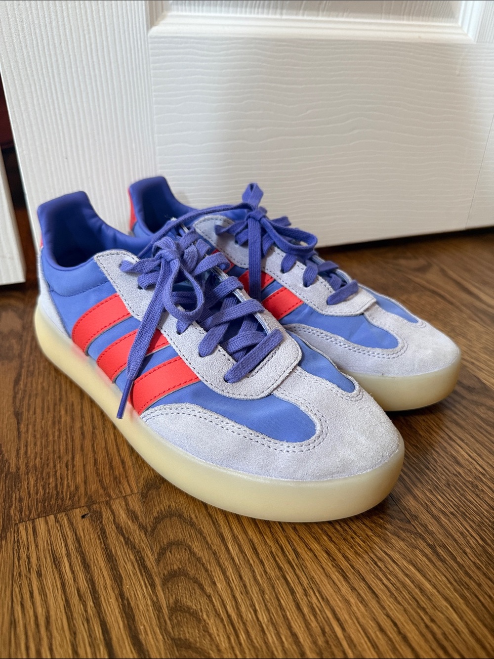Womens Retro Runner Sneakers in Blue and Red
